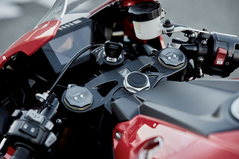 83537_17YM_CBR1000RR_Fireblade