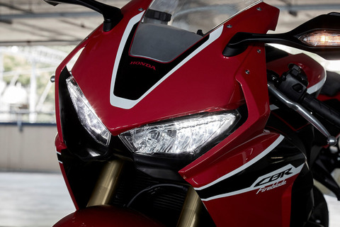 83535_17YM_CBR1000RR_Fireblade