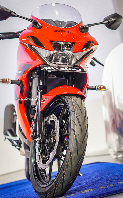 Suzuki-GSX-R150-warna-baru-2018-8