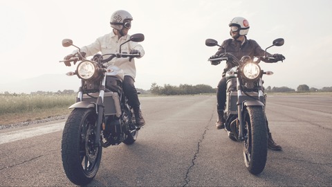 2016-Yamaha-XSR700-EU-Forest-Green-Static-001