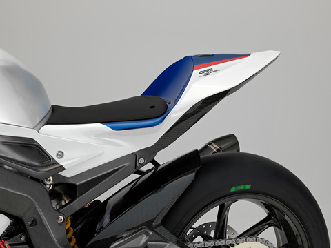 P90254460_highRes_bmw-hp4-race-04-2017