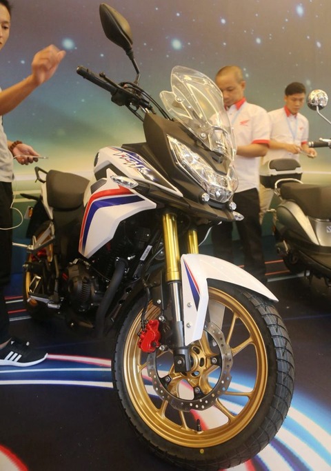 2017-Honda-CB190X-12
