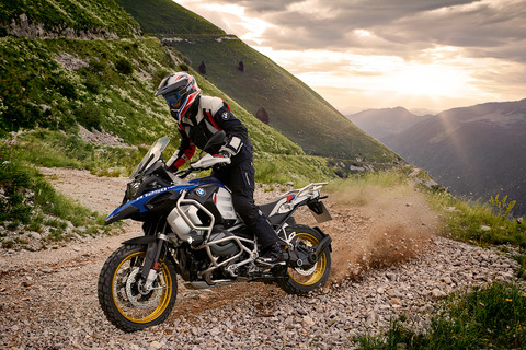P90328569_highRes_bmw-r-1250-gs-advent