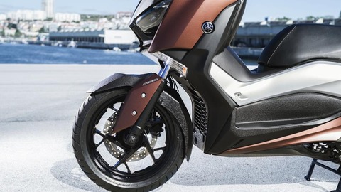 2017-Yamaha-X-MAX-300A-EU-Quasar-Bronze-Detail-013