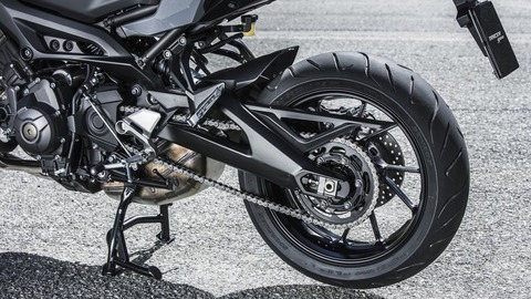 2018-Yamaha-Tracer-900-EU-Nimbus-Grey-Detail-010