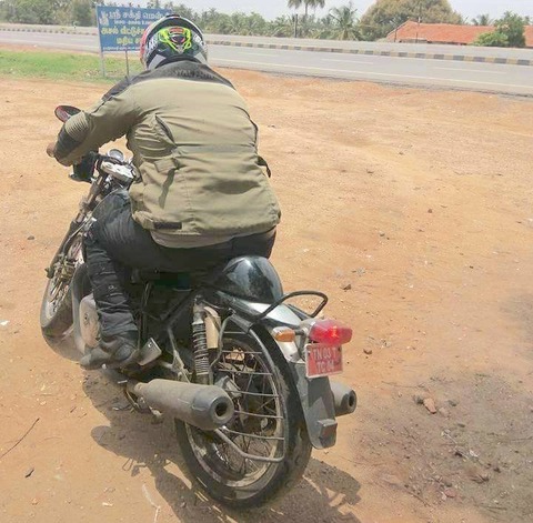 royal-enfield-cafe-racer-650cc-spied