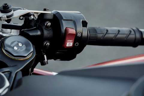 83539_17YM_CBR1000RR_Fireblade