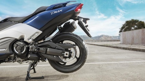 2017-Yamaha-TMAX-DX-EU-Phantom-Blue-Detail-022