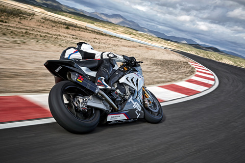 P90254403_highRes_bmw-hp4-race-04-2017