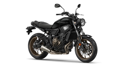 2018-Yamaha-XSR700-EU-Tech-Black-Studio-001