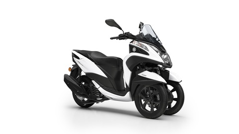 2017-Yamaha-Tricity-EU-Milky-White-Studio-001