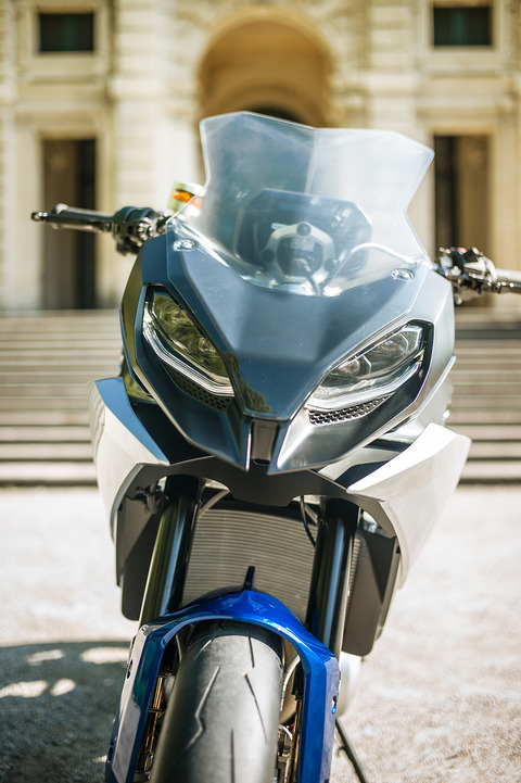 P90305946_highRes_bmw-motorrad-concept
