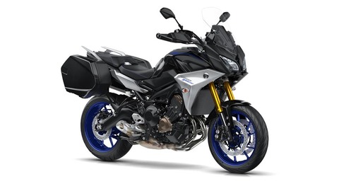 2018-Yamaha-MT09TRGT-EU-Midnight-Black-Studio-001