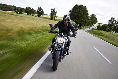 P90232689_highRes_the-new-bmw-r-ninet-