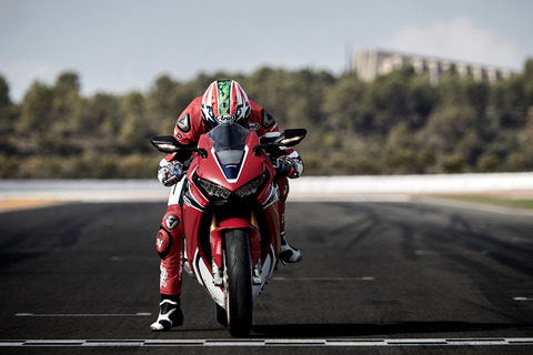 80974_Nicky_Hayden_testing_the_17_YM_CBR1000RR_FIREBLADE_SP