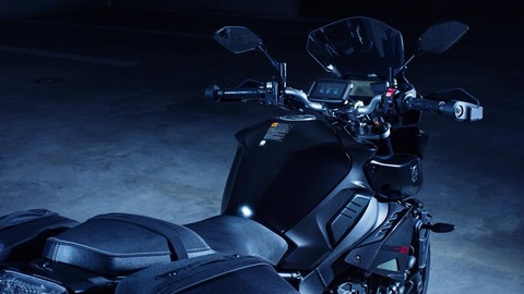 2017-Yamaha-MT10-Tourer-Edition-EU-Tech-Black-Detail-005