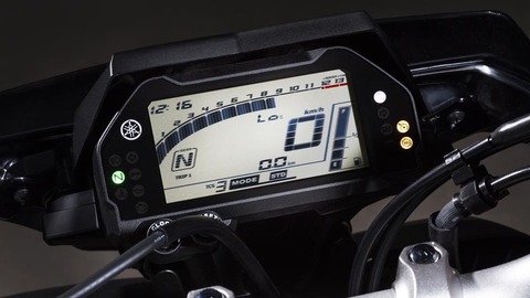 2017-Yamaha-MT-10-EU-Night-Fluo-Detail-009