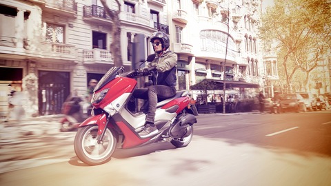 2016-Yamaha-G125YM-EU-Power-Red-Action-009