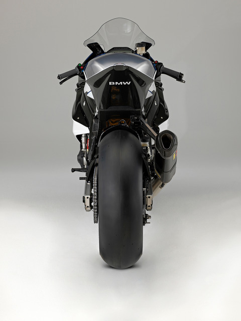 P90254454_highRes_bmw-hp4-race-04-2017