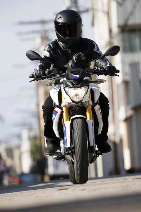 P90244542_highRes_the-bmw-g-310-r-on-l