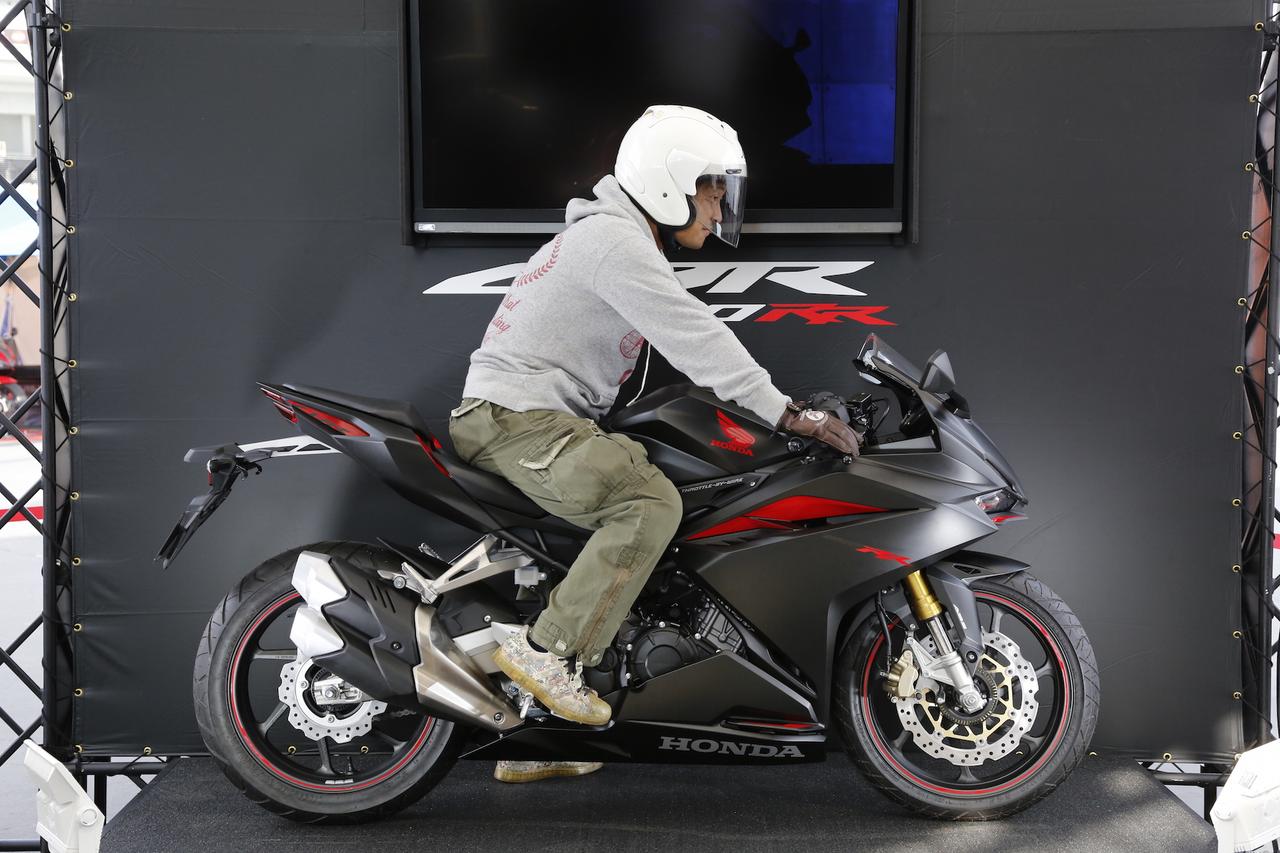 Cbr250rr 新型を旧型と比較 Bike Like Life