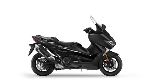 2017-Yamaha-TMAX-DX-EU-Liquid-Darkness-Studio-002