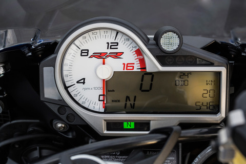 P90234046_highRes_bmw-s-1000-rr-10-201
