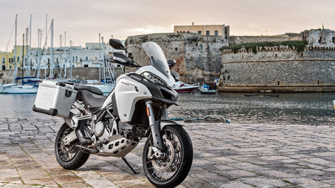 Multistrada-1200Enduro-MY18-Grey-30-Slider-Gallery-1920x1080