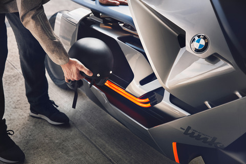 P90260585_highRes_bmw-motorrad-concept