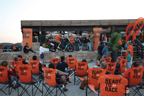 KTM-790-ADVENTURE-R-presentation-02