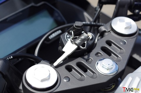 2017_Yamaha_R15_037