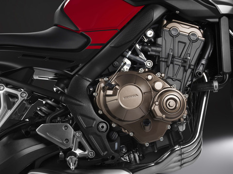 82701_17YM_CB650F
