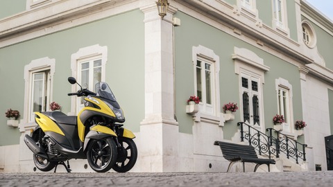 2017-Yamaha-Tricity-EU-Sunny-Yellow-Static-001
