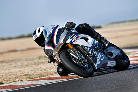 P90254409_highRes_bmw-hp4-race-04-2017