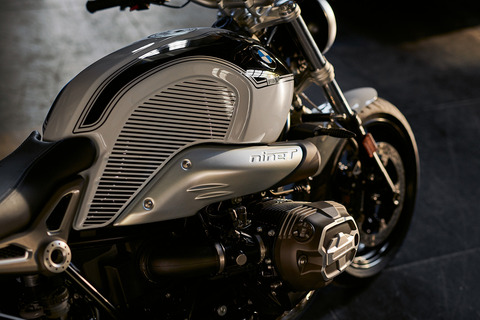 P90312810_highRes_bmw-r-ninet-pure-bmw