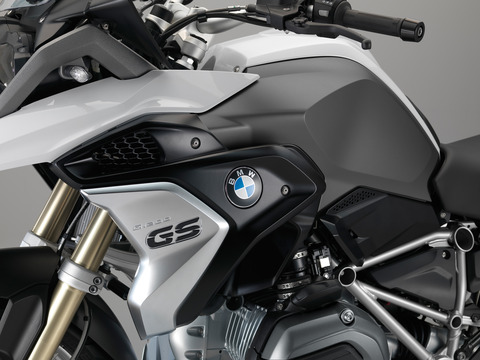 P90235596_highRes_the-new-bmw-r-1200-g