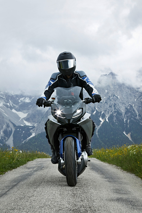 P90305662_highRes_bmw-motorrad-concept