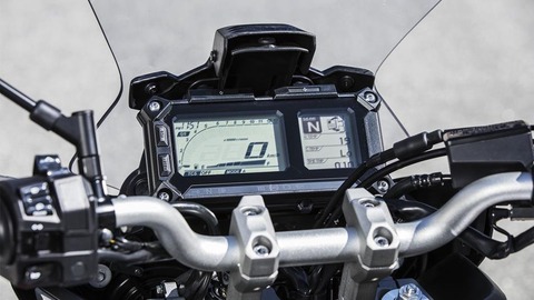 2018-Yamaha-Tracer-900-EU-Nimbus-Grey-Detail-004