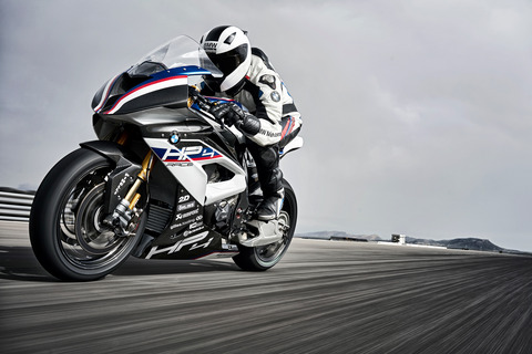P90254392_highRes_bmw-hp4-race-04-2017
