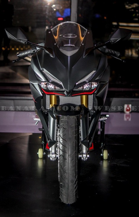 Honda-all-new-CBR250RR-2017-10