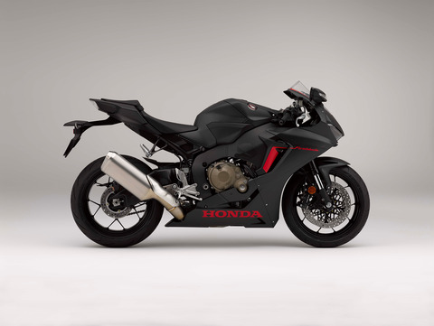 82745_17YM_CBR1000RR_Fireblade
