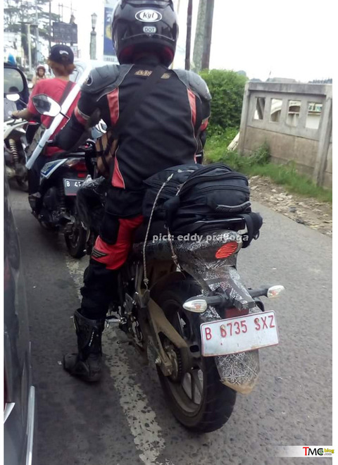 GSX-150-Bandit-2