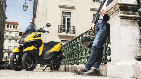 2017-Yamaha-Tricity-EU-Sunny-Yellow-Static-002