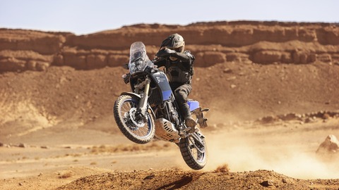 2019-Yamaha-XTZ700-EU-Power_Black-Action-008-03