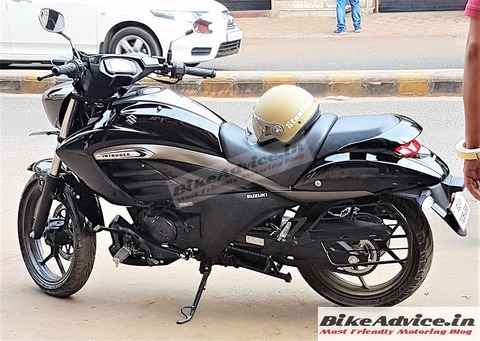 Suzuki-Intruder-150-Pics-Live-BikeAdvice-3