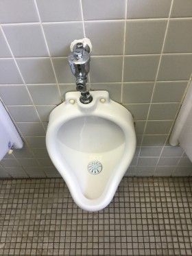知立小学校でトイレ掃除