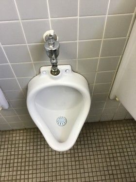 知立小学校でトイレ掃除
