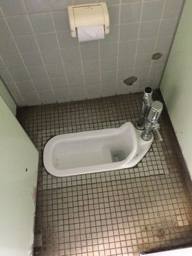 知立小学校でトイレ掃除