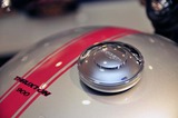 スラクストン中古車シルバー