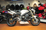 ストリートトリプル中古車